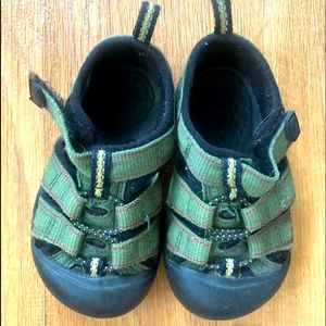 Keen toddler boys sandal Velcro size 6k